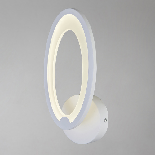 Настенный светильник Escada 10219/1 LED*9W White фото 5