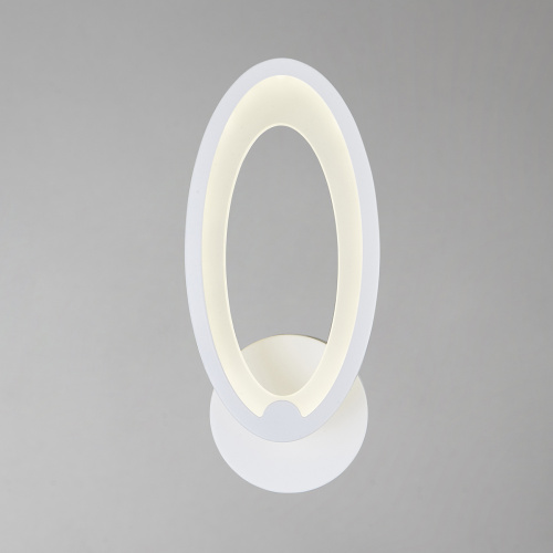 Настенный светильник Escada 10219/1 LED*9W White фото 4