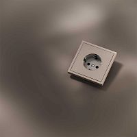 Накладка для розетки с заземлением, S70 Metal (платина) Voltum VLSM000610