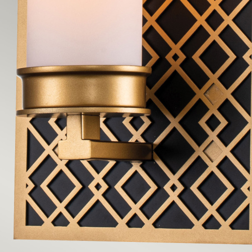Бра для ванных комнат Elstead Lighting ZIGGY1-LG фото 4 Бра для ванных комнат Elstead Lighting ZIGGY1-LG фото 4