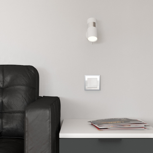 Рамка из металла на 1 пост Baguette белый/серебро W0012850 фото 2 Рамка из металла на 1 пост Baguette белый/серебро W0012850 фото 2