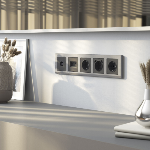 Накладка для розетки USB (графит матовый) W1179564 фото 5 Накладка для розетки USB (графит матовый) W1179564 фото 5