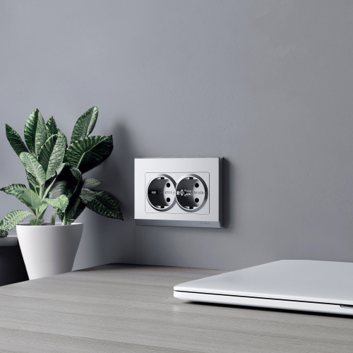 Рамка из поликарбоната для двойной розетки Stark серебряный матовый W0081865 фото 2 Рамка из поликарбоната для двойной розетки Stark серебряный матовый W0081865 фото 2