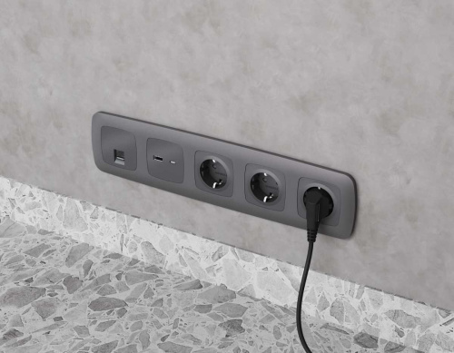 Комплект механизма компьютерной розетки RJ-45 экранированной с автоматической защитной шторкой OMEGA Антрацит серый QUANT (OP6620, VM185) MO662005 фото 3
