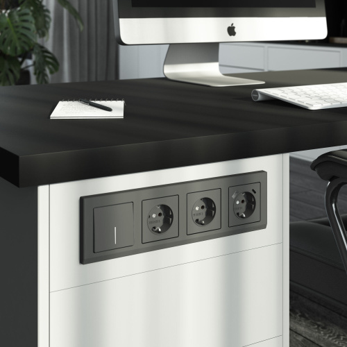 Рамка из поликарбоната на 4 поста Stark графит матовый W0041864 фото 3 Рамка из поликарбоната на 4 поста Stark графит матовый W0041864 фото 3