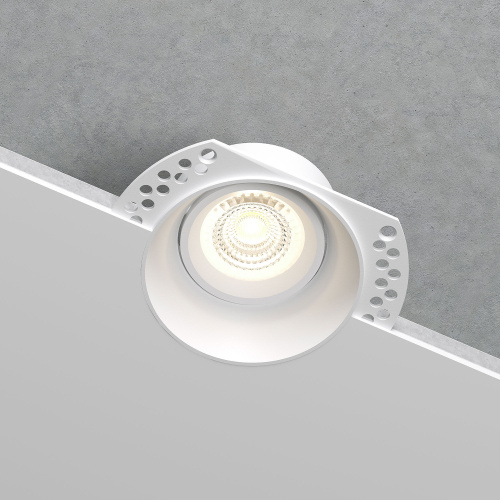 Светильник встраиваемый Renzo белый 25018/01 Светильник встраиваемый Renzo белый 25018/01