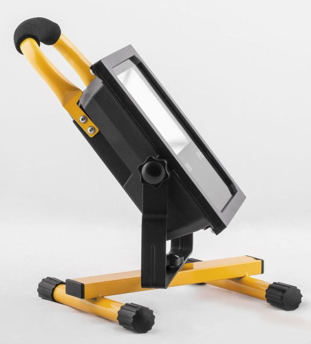 Светодиодный прожектор Feron LL-913 переносной с зарядным устройством IP65 30W 6400K фото 3