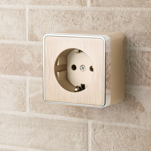 Розетка с заземлением Gallant шампань рифленый W5071010 фото 3 Розетка с заземлением Gallant шампань рифленый W5071010 фото 3