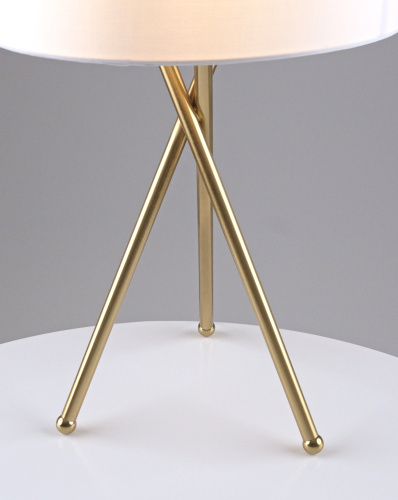 Лампа настольная Moderli V11598-1T Palma фото 5 Лампа настольная Moderli V11598-1T Palma фото 5