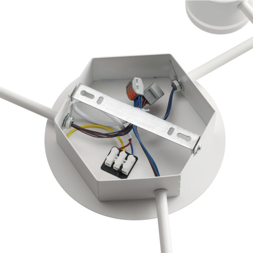 8235/9C COMFI LN26 242 белый металл Люстра потолочная LED GX53 9*12W 220V GARETA фото 6