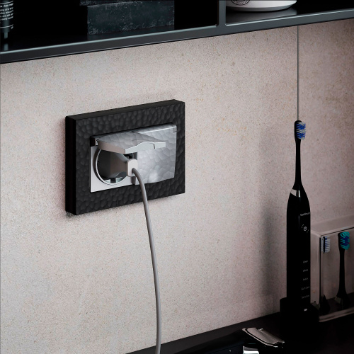 Рамка из поликарбоната для двойной розетки Hammer черный W0082408 фото 3 Рамка из поликарбоната для двойной розетки Hammer черный W0082408 фото 3