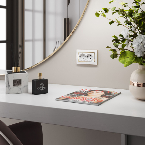 Розетка двойная с заземлением (белая) W1172001 фото 3 Розетка двойная с заземлением (белая) W1172001 фото 3