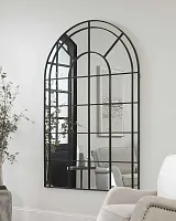 Чёрное зеркало в форме окна "Бишоп"