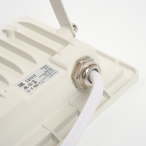 Светодиодный прожектор SAFFIT SFL90-50 IP65 50W 6400K белый фото 4