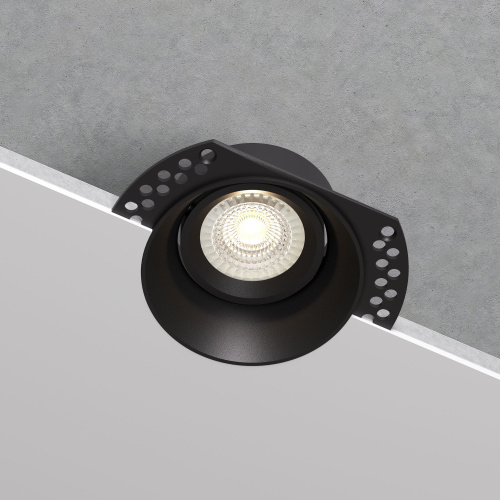 Светильник встраиваемый Renzo черный 25018/01 Светильник встраиваемый Renzo черный 25018/01