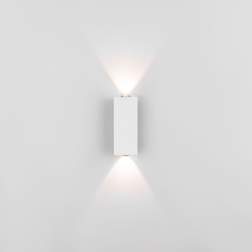 Настенный светодиодный светильник Petite LED 40110/LED белый фото 4