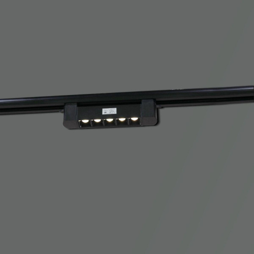 Трековый светодиодный светильник Reluce 06185-9.3-001C LED10W BK фото 9