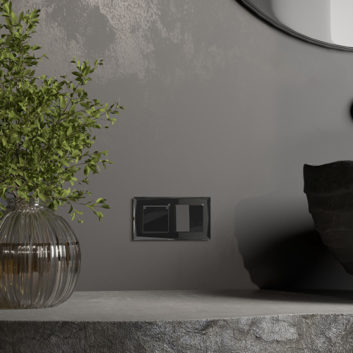 Розетка влагозащ. с зазем. с защит. крышкой и шторками (черный акрил) W1171248 фото 2