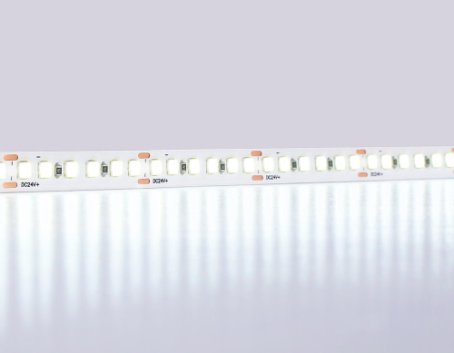 Светодиодная лента 24В 2835 180Led 14.4Вт/м 6500K IP20 5м фото 2 Светодиодная лента 24В 2835 180Led 14.4Вт/м 6500K IP20 5м фото 2