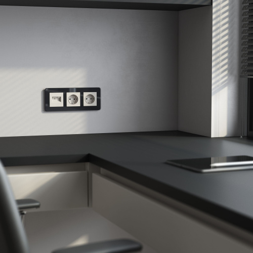 Накладка для двойной розетки Еthernet RJ-45 (дымчатый) W1291104 фото 2 Накладка для двойной розетки Еthernet RJ-45 (дымчатый) W1291104 фото 2