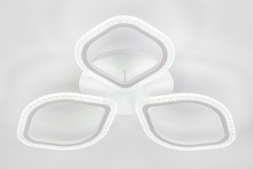 Потолочный светильник Escada 10251/3 LED*60W White фото 2 Потолочный светильник Escada 10251/3 LED*60W White фото 2