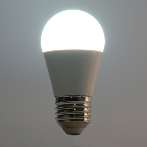 Лампа светодиодная SAFFIT SBG4520 Шарик E27 20W 230V 6400K фото 2 Лампа светодиодная SAFFIT SBG4520 Шарик E27 20W 230V 6400K фото 2