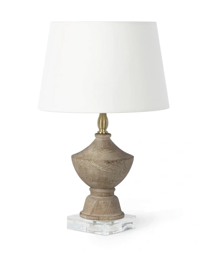 Деревянная настольная лампа "Беатрикс" Деревянная настольная лампа "Беатрикс"