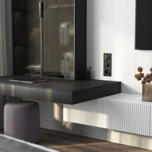 Рамка из стекла на 3 поста Favorit черный W0031108 фото 4