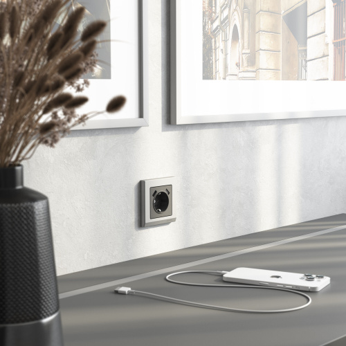 Накладка для розетки USB (графит матовый) W1179564 фото 4 Накладка для розетки USB (графит матовый) W1179564 фото 4