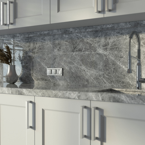 Розетка влагозащ. с зазем. с защит. крышкой и шторками (Hammaer серебряный) W1271206 фото 2 Розетка влагозащ. с зазем. с защит. крышкой и шторками (Hammaer серебряный) W1271206 фото 2