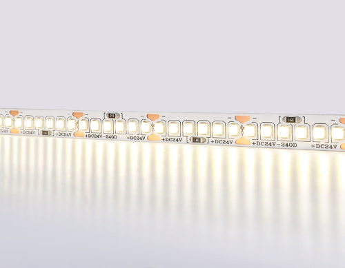 Светодиодная лента 24В 2835 240Led 18Вт/м 4500K IP20 5м фото 2 Светодиодная лента 24В 2835 240Led 18Вт/м 4500K IP20 5м фото 2
