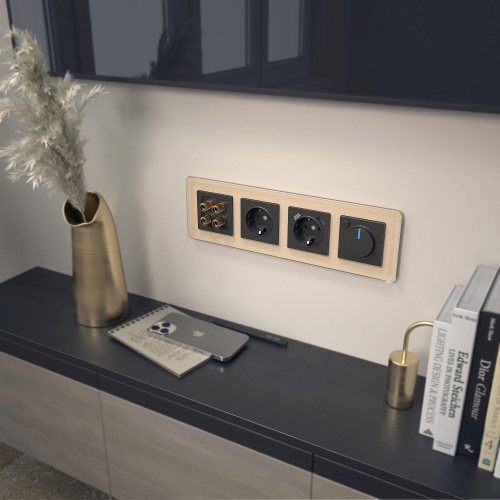 Рамка из стекла на 4 поста Elite айвори W0042443 фото 2