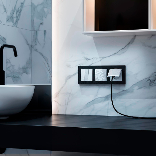 Рамка из поликарбоната на 3 поста Hammer черный W0032408 фото 2