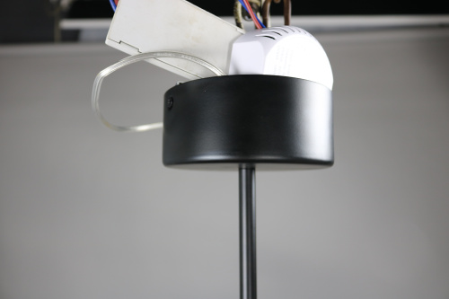 Люстра на штанге черная LED 40Вт 70см Zortes LUNAR ZRS.01243.04 фото 6 Люстра на штанге черная LED 40Вт 70см Zortes LUNAR ZRS.01243.04 фото 6