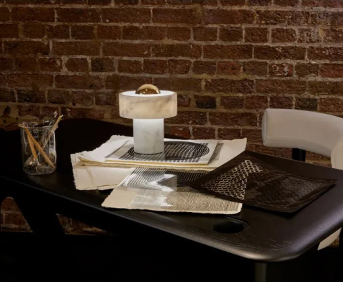 Настольная лампа Stone Portable Gold фото 3