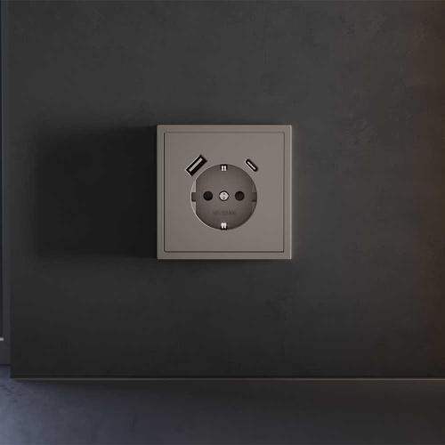 Накладка для розетки с заземлением и защитными шторками, с USB A+C, S70 (капучино) Voltum VLS001014 Накладка для розетки с заземлением и защитными шторками, с USB A+C, S70 (капучино) Voltum VLS001014