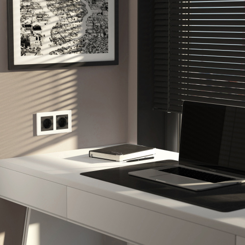 Рамка из стекла на 2 поста Senso белый soft-touch W0023101 фото 2 Рамка из стекла на 2 поста Senso белый soft-touch W0023101 фото 2