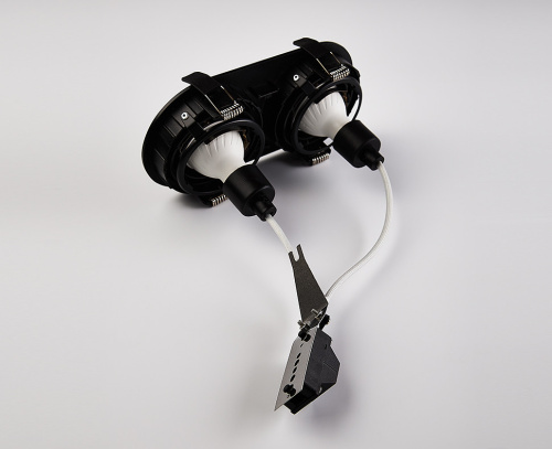 DE-2002 black светильник встраиваемый поворотный фото 3