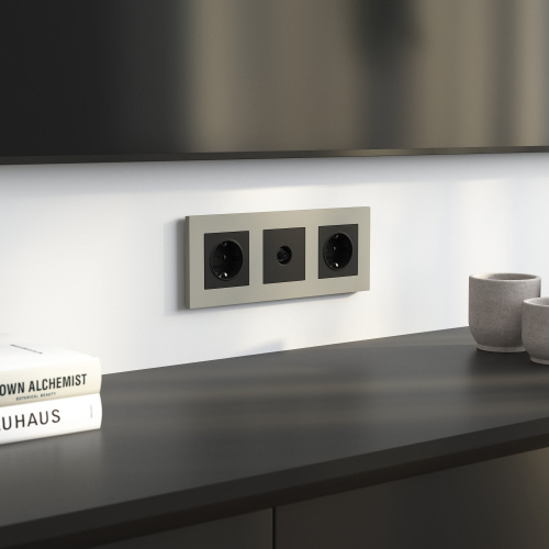 W0032917/ Рамка на 3 поста Slab (дымчатый софт) W0032917 фото 2