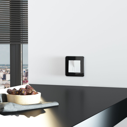 Рамка из стекла на 1 пост Elite черный W0012448 фото 3 Рамка из стекла на 1 пост Elite черный W0012448 фото 3