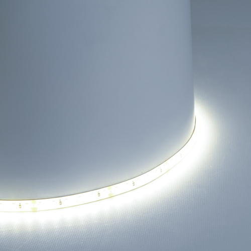 Светодиодная LED лента Feron LS511, 120SMD(2835)/м 11Вт/м 24V 5000*8*1.22мм 6000К IP65 фото 3