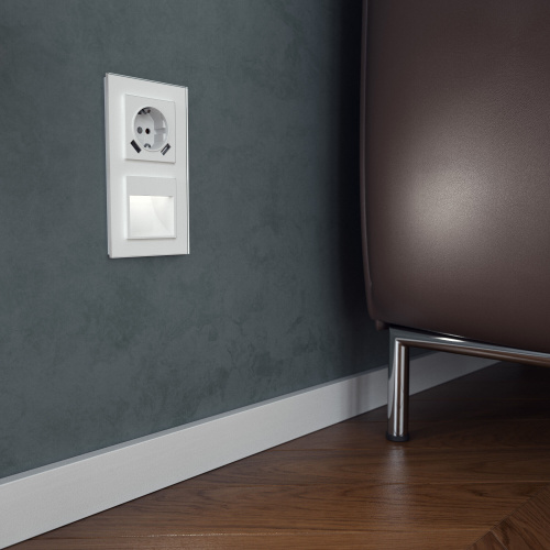 Розетка с заземлением, шторками и USBх2 (белая) W1171501 фото 3 Розетка с заземлением, шторками и USBх2 (белая) W1171501 фото 3