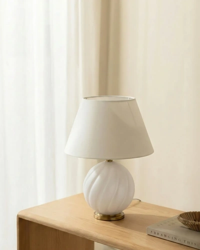 Белая настольная лампа "Таллис" Белая настольная лампа "Таллис"