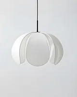 Чёрный подвесной светильник "Флэк" с белым абажуром