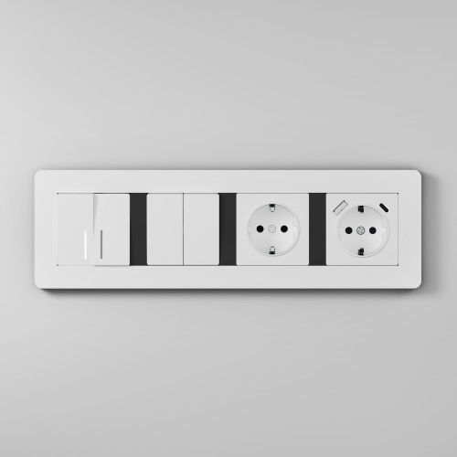 Рамка из поликарбоната на 4 поста Split белый/черный, soft-touch W0043068 фото 3 Рамка из поликарбоната на 4 поста Split белый/черный, soft-touch W0043068 фото 3