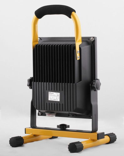 Светодиодный прожектор Feron LL-913 переносной с зарядным устройством IP65 30W 6400K фото 2