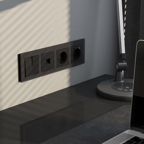 Рамка из стекла на 4 поста Senso черный soft-touch W0043108 фото 3