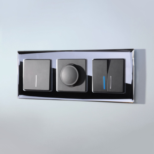 Рамка из стекла на 3 поста Diamant черный W0031208 фото 3 Рамка из стекла на 3 поста Diamant черный W0031208 фото 3