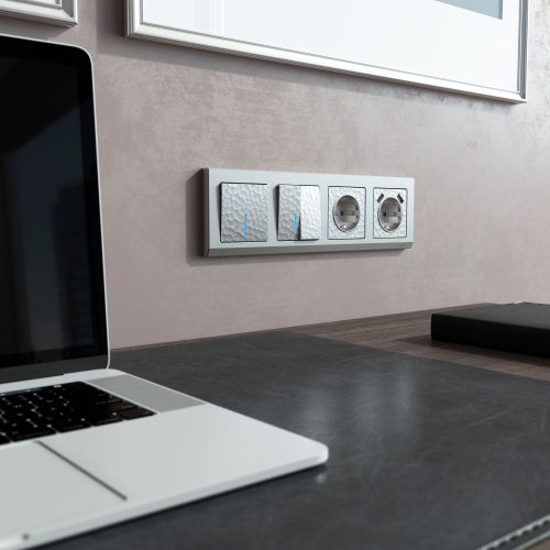 Накладка для розетки USB (Hammaer серебряный) W1279506 фото 4 Накладка для розетки USB (Hammaer серебряный) W1279506 фото 4