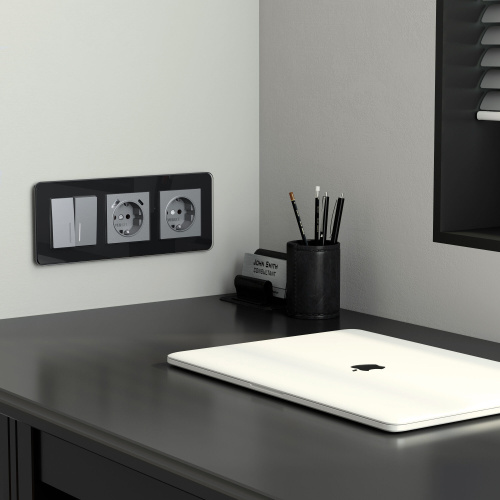 Рамка из стекла на 3 поста Elite черный W0032448 фото 4